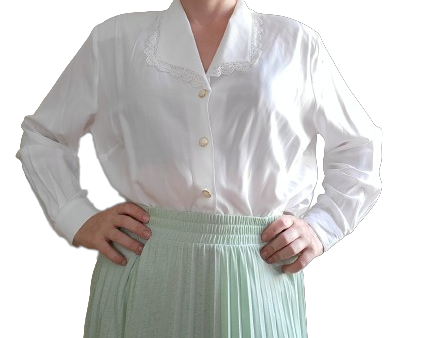Bluse mit Spitze und goldenen Knöpfen Gr. 46