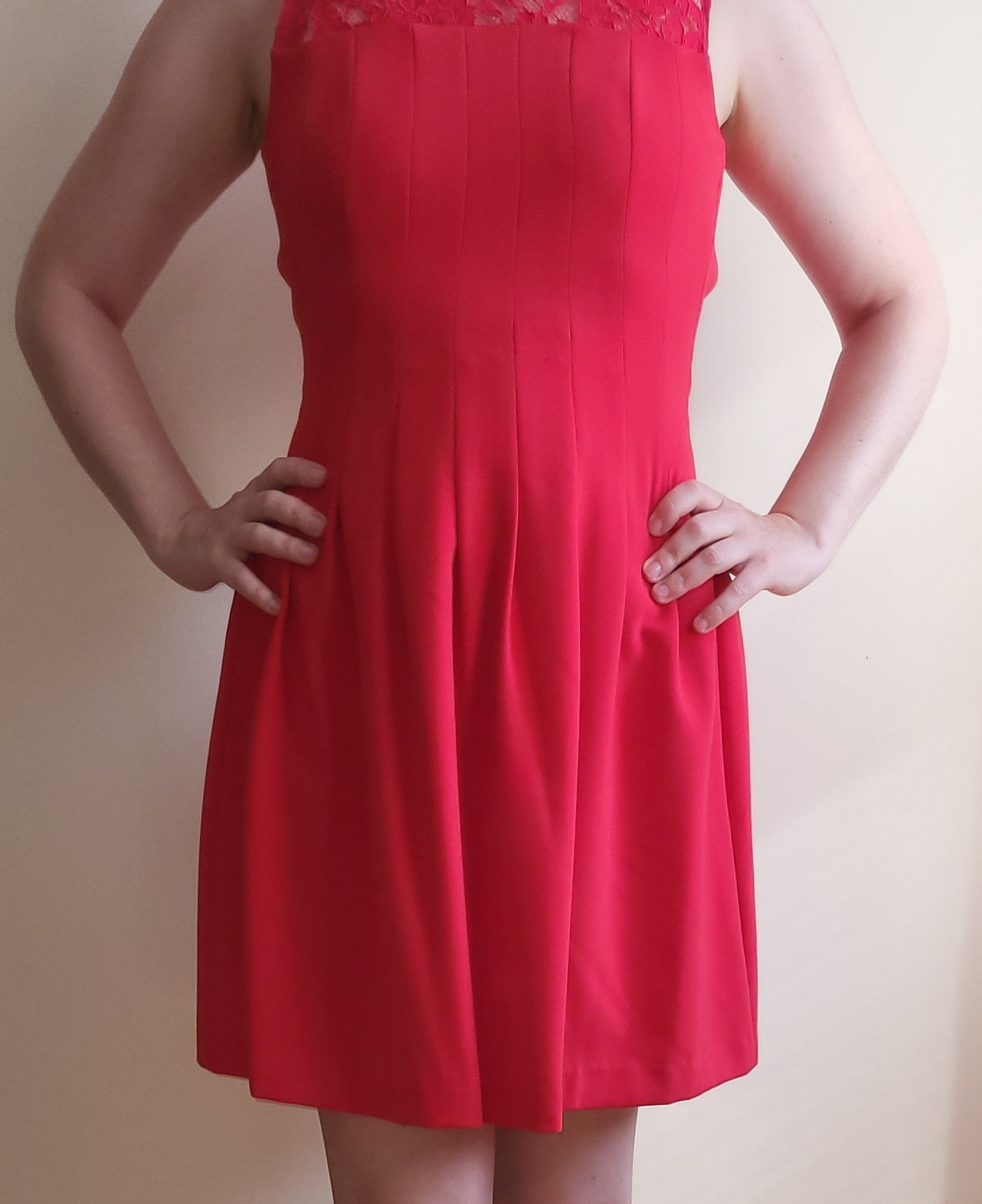 Kleid mit Spitze Gr. 36/38