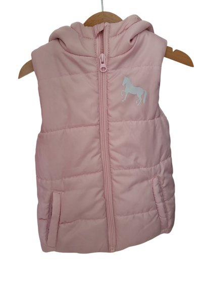 Rosa Steppweste mit Einhorn-Motiv