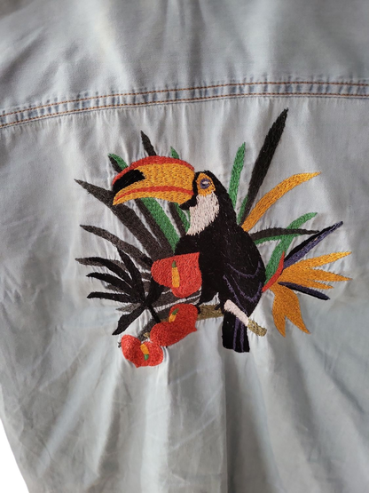Zara Basic Denim Hemd mit Tukan-Stickerei - Größe L