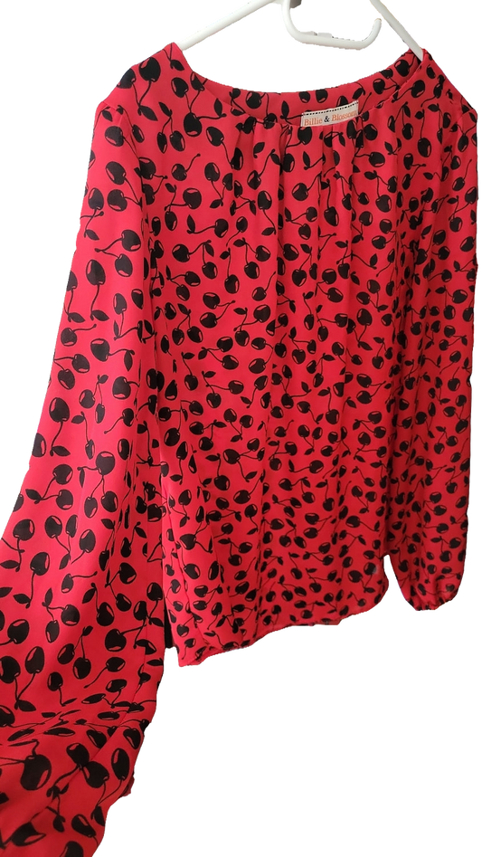 Billie & Blossom Bluse mit Kirschenmuster – Größe 40, Uk 12