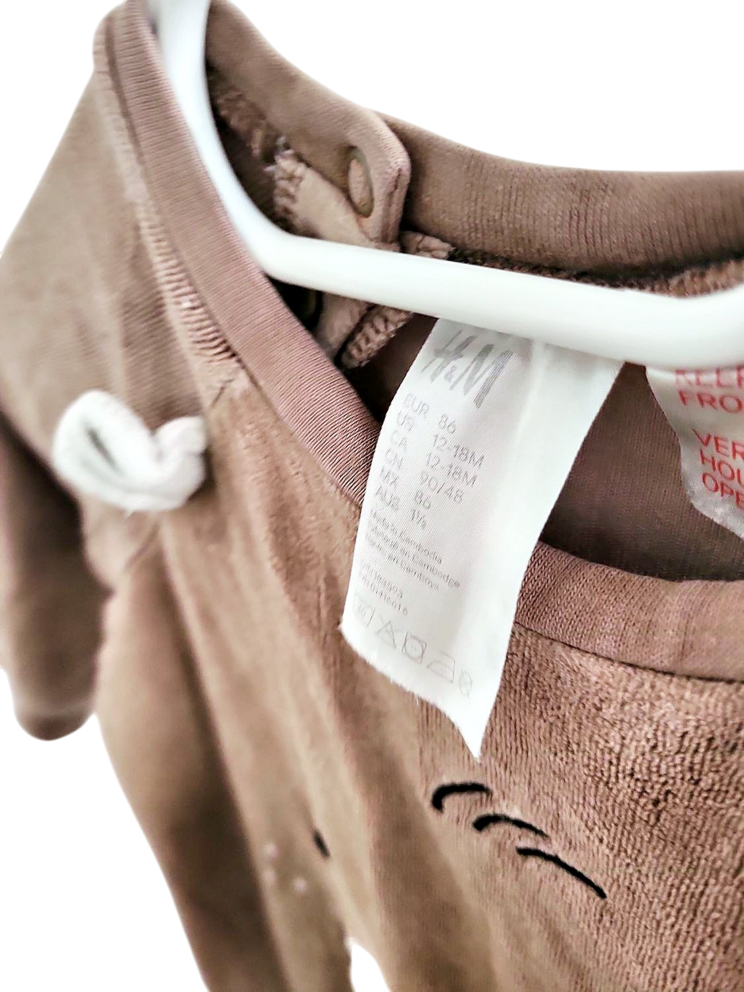 H&M Baby Strampler mit Bärengesicht, Größe 80, braun