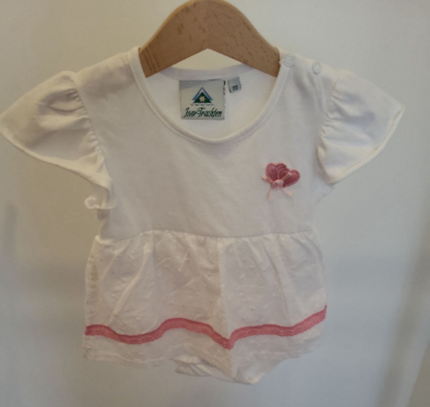 Isar-Trachten Baby Strampler Weiß mit rosa Details Größe 80