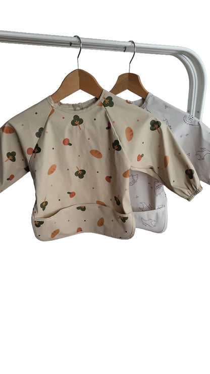 Baby Kleinkind Lätzchen Set Langarm Creme Weiß Dino Baum Motiv Wasserdicht 2er
