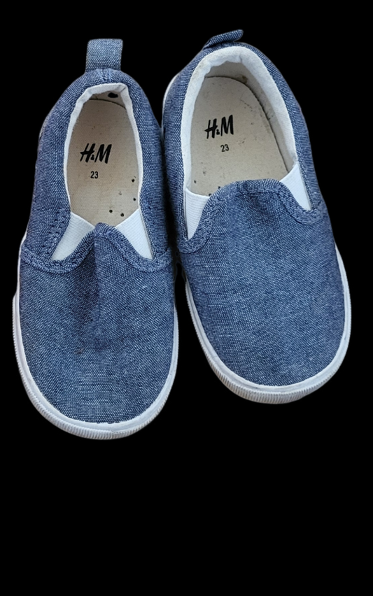 H&M Slipper Gr. 23
